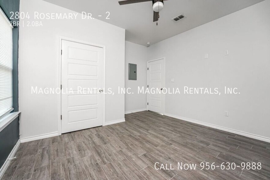 Building Photo - 2804 Rosemary Dr