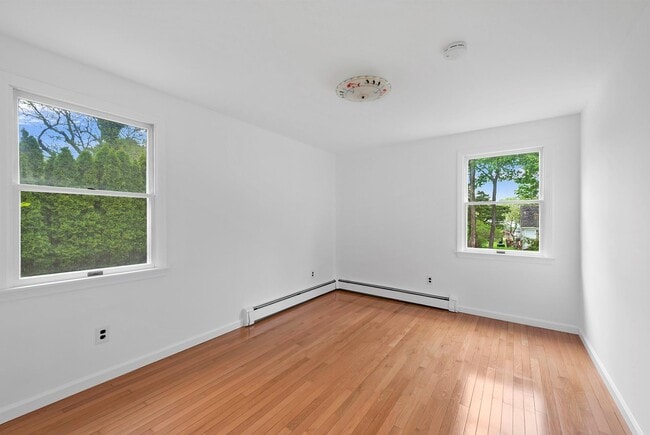 Building Photo - 1375 3rd St