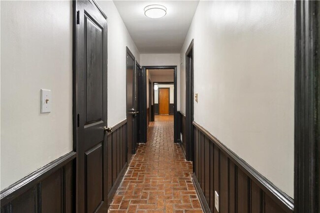 Building Photo - 3757 Peachtree Dunwoody Rd