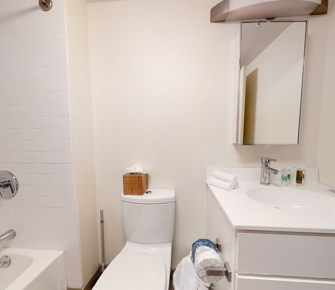 Building Photo - 10 Winter St