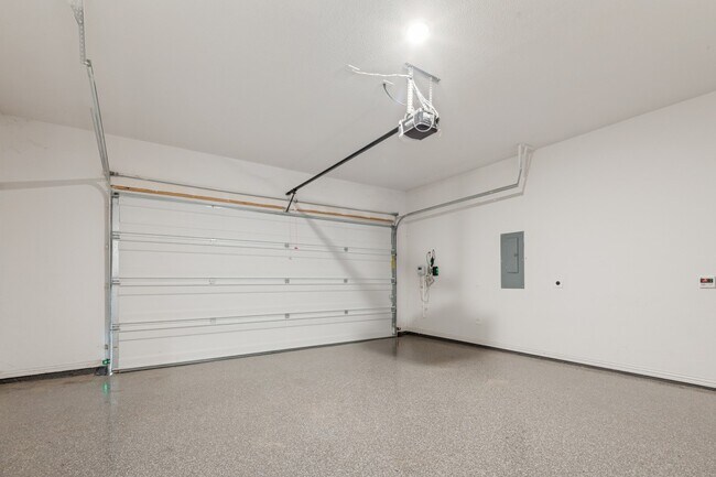 Building Photo - 12535 Mercer Pkwy