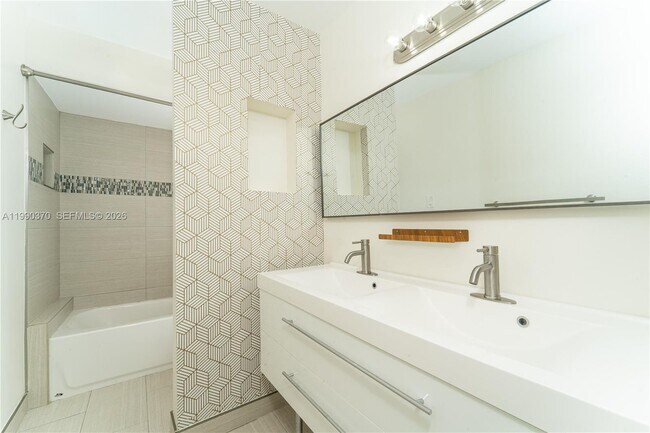 Building Photo - 11229 SW 132nd Ct W