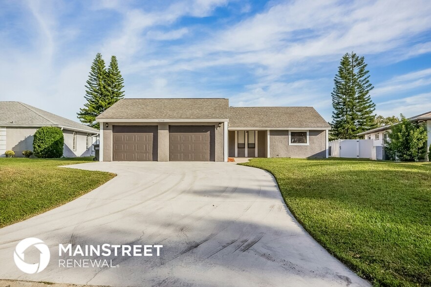 Building Photo - 1253 Paradise Way