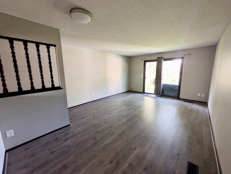Building Photo - 569 Pleasure Creek Dr