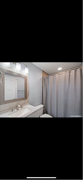 Building Photo - 2906 Castle Dr