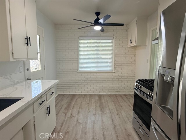 Building Photo - 846 E Almond Dr