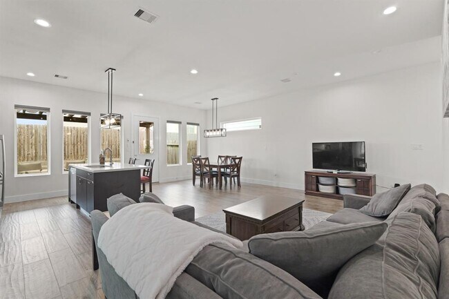 Building Photo - 5415 Robusto Pl