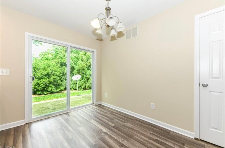 Building Photo - 636 Grasswren Way