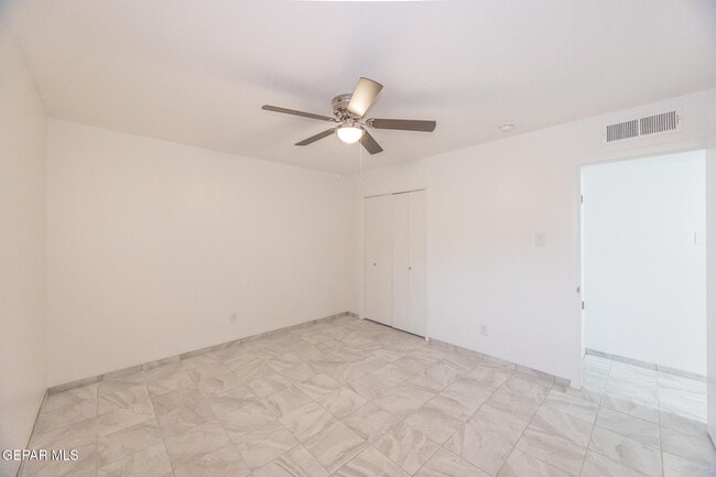 Building Photo - 8307 Mettler Dr