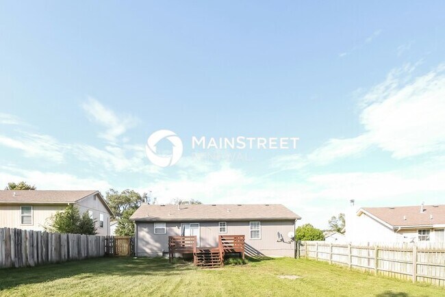 Building Photo - 3 Bedroom Pet-Friendly Home in Kansas City...