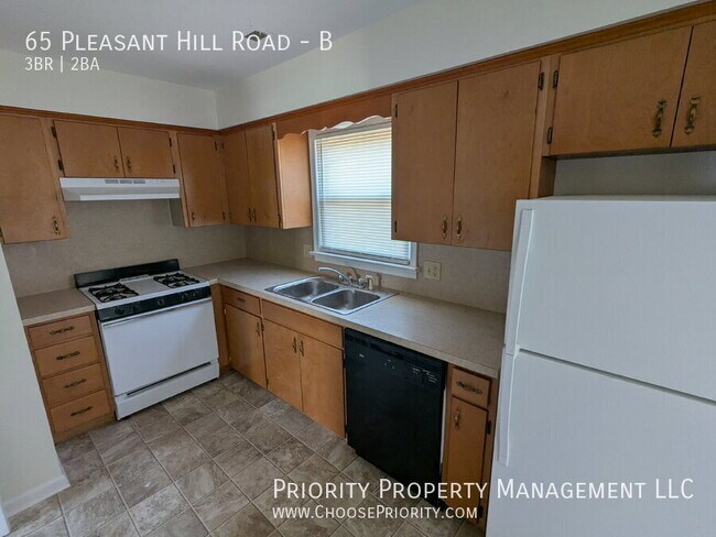 Building Photo - 65 Pleasant Hill Rd