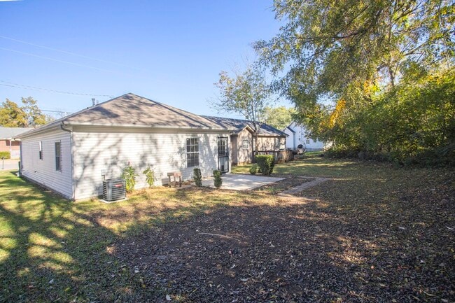 Building Photo - 2029 Williams Valley Dr