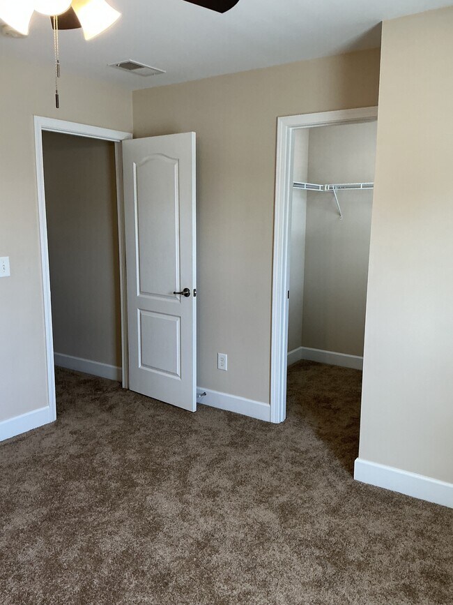 Building Photo - 222 Buttonbush Ct