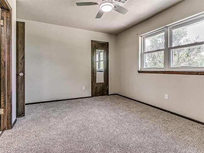 Building Photo - 1170 Mockingbird Cir