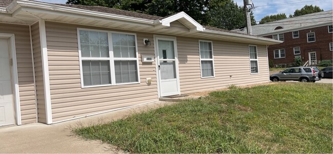 Building Photo - 1600 Marion Dr