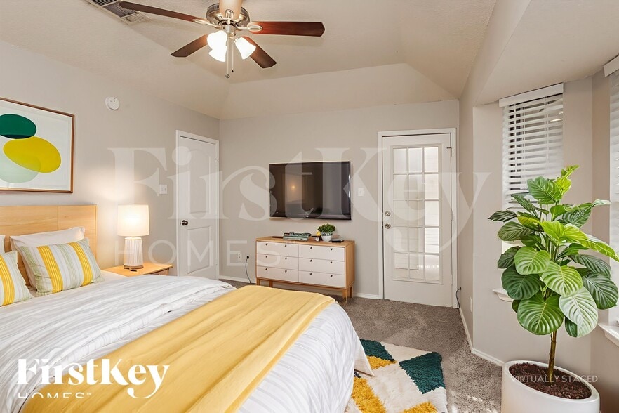 Building Photo - 6008 Sundown Dr