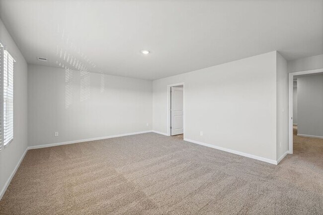 Building Photo - 4340 Oswin Dr