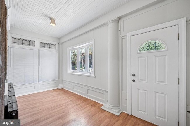 Building Photo - 928 S 50th St