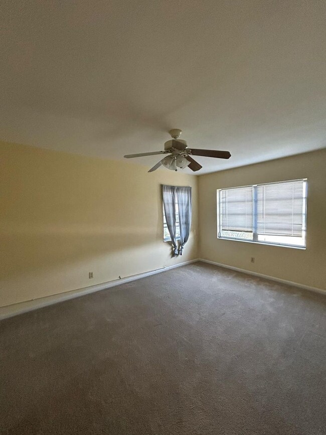 Building Photo - FIRST MONTHS RENT FREE - 3 Bedroom Home on...