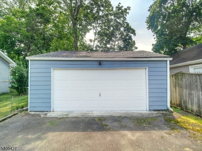 Building Photo - 415 Orange Rd