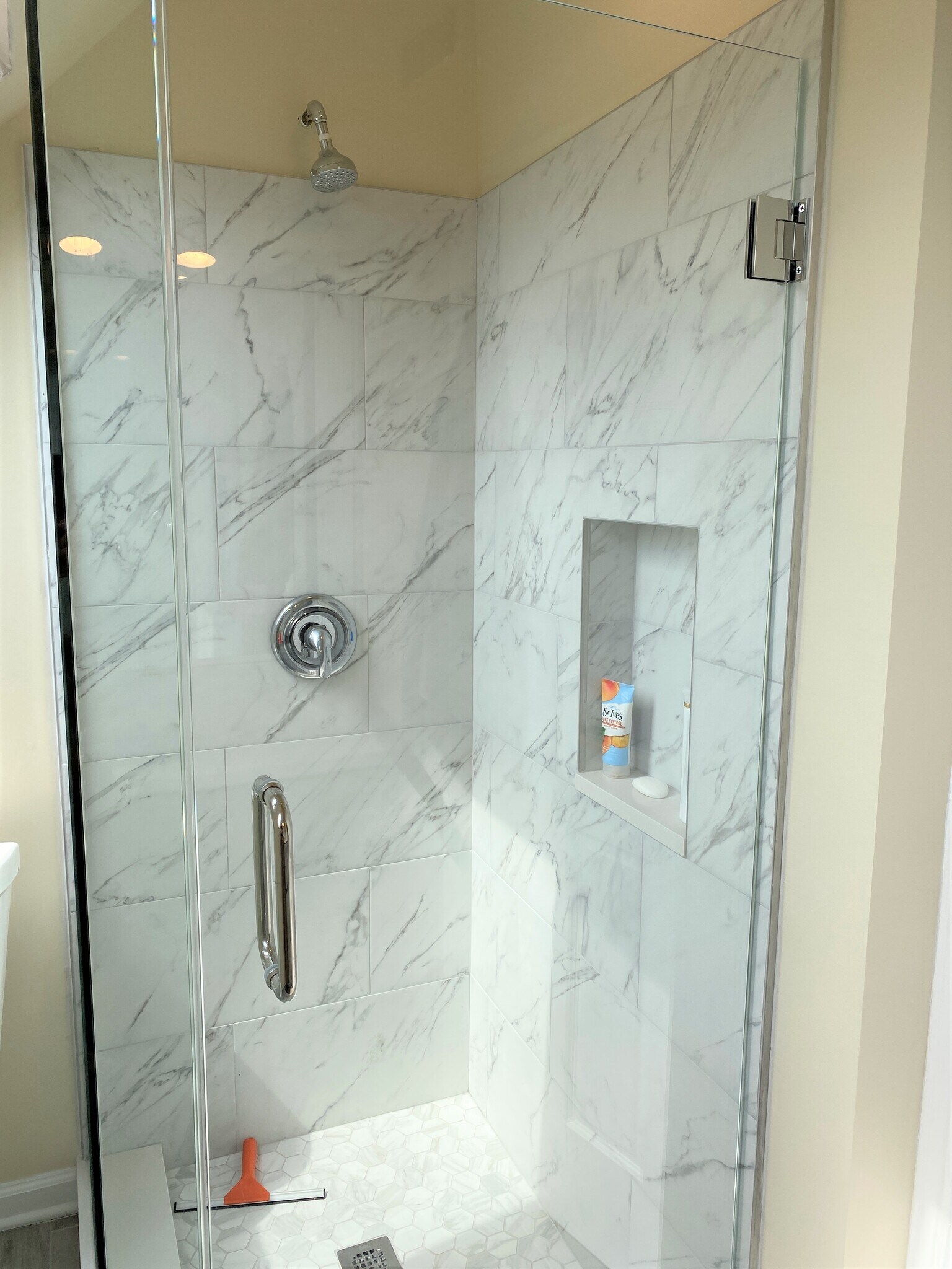 Building Photo - 3326 N Bell Ave