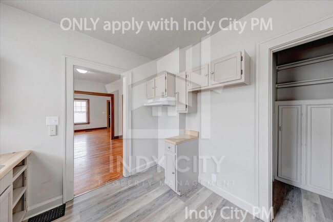 Building Photo - 953 N Linwood Ave