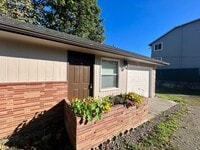 Building Photo - CHARMING ONE LEVEL HOME W/ GARAGE! W/S/G INCLUDED!