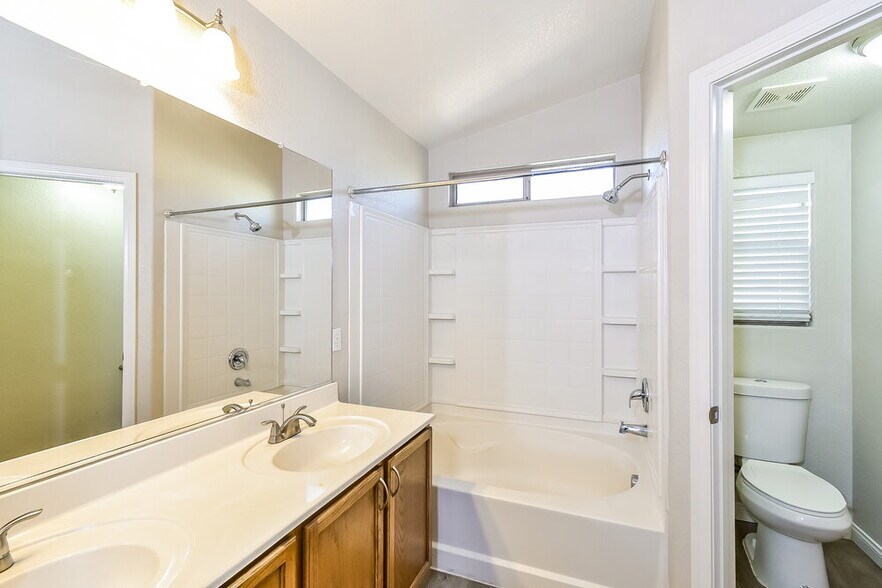 Building Photo - 3577 Chelsea Grove St