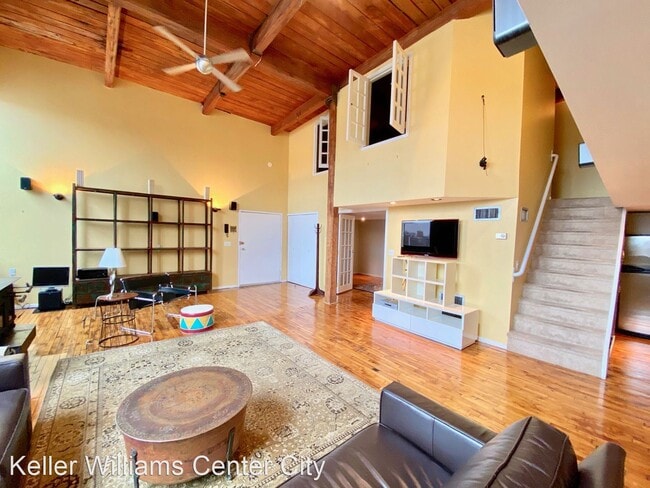 Building Photo - 2 br, 1 bath House - 700 S. 10th St 3A