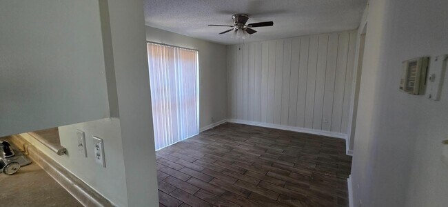 Building Photo - 5265 Chatfield Dr