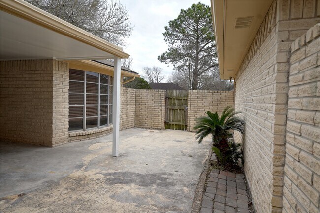 Building Photo - 11203 Verlaine Dr