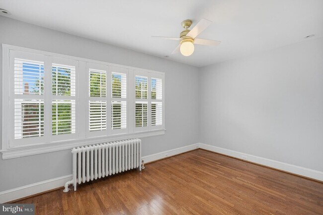 Building Photo - 3839 Beecher St NW