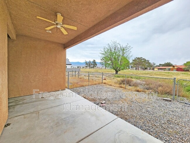 Building Photo - 1421 Star Rd