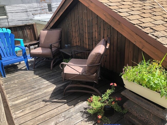 Building Photo - 2041 W McLean Ave