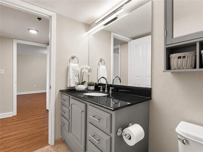 Building Photo - 2870 Pharr Ct S Northwest