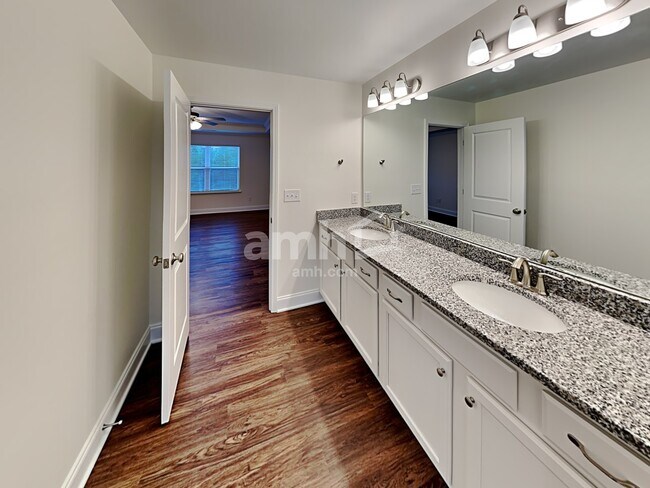 Building Photo - 4757 Chutney Dr