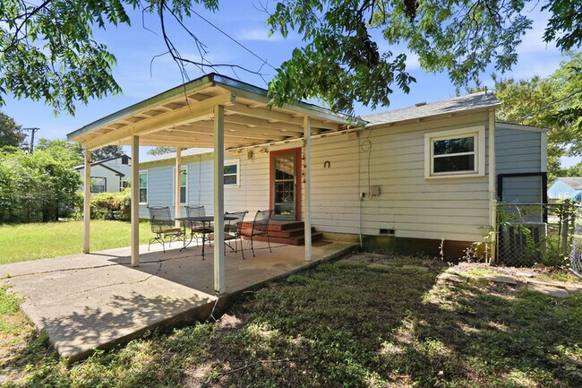 Building Photo - 3412 Brady Ave