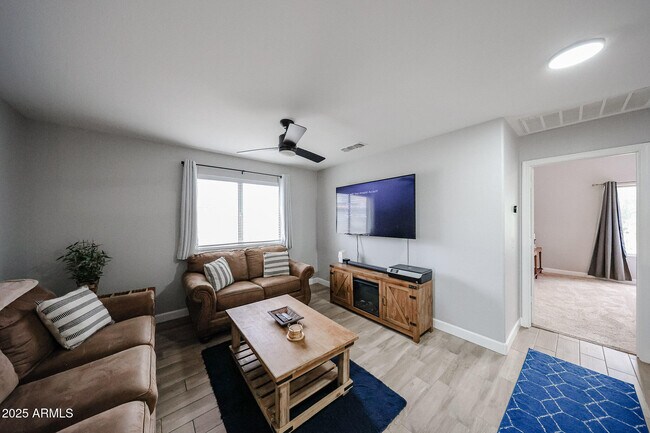 Building Photo - 3902 E Rosemonte Dr
