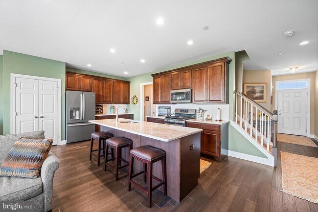 Building Photo - 317 Ridgewood Dr