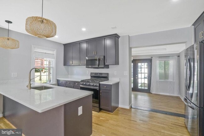 Building Photo - 5758 Biscayne Dr