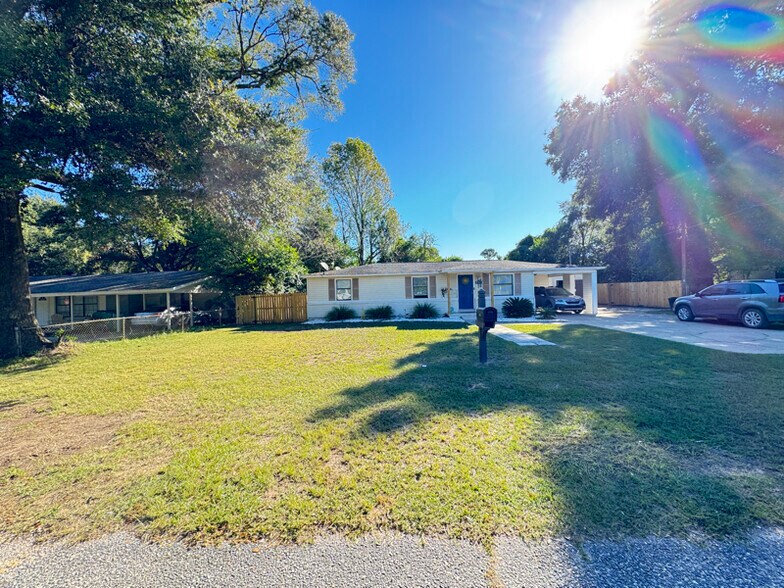 Building Photo - 6982 Burrell Ln