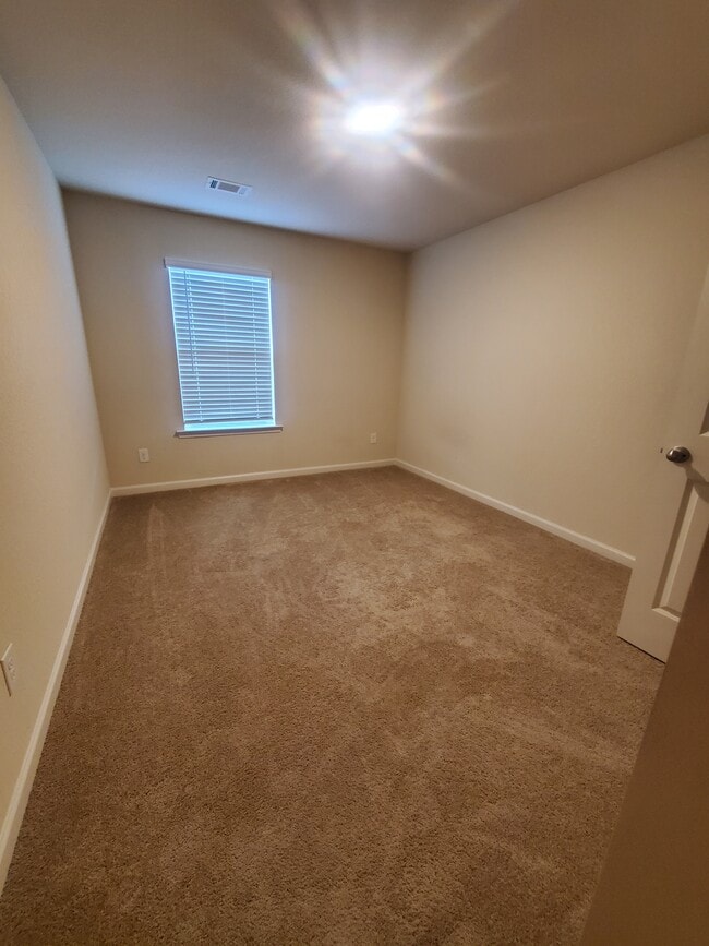 Building Photo - 157 Innis Brk Cir