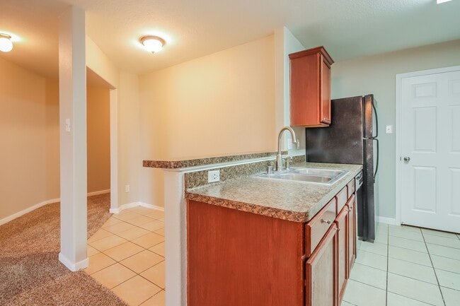 Building Photo - 9518 Peridot Green Dr