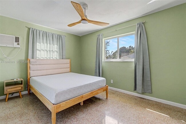 Building Photo - 616 NW 3rd Ct