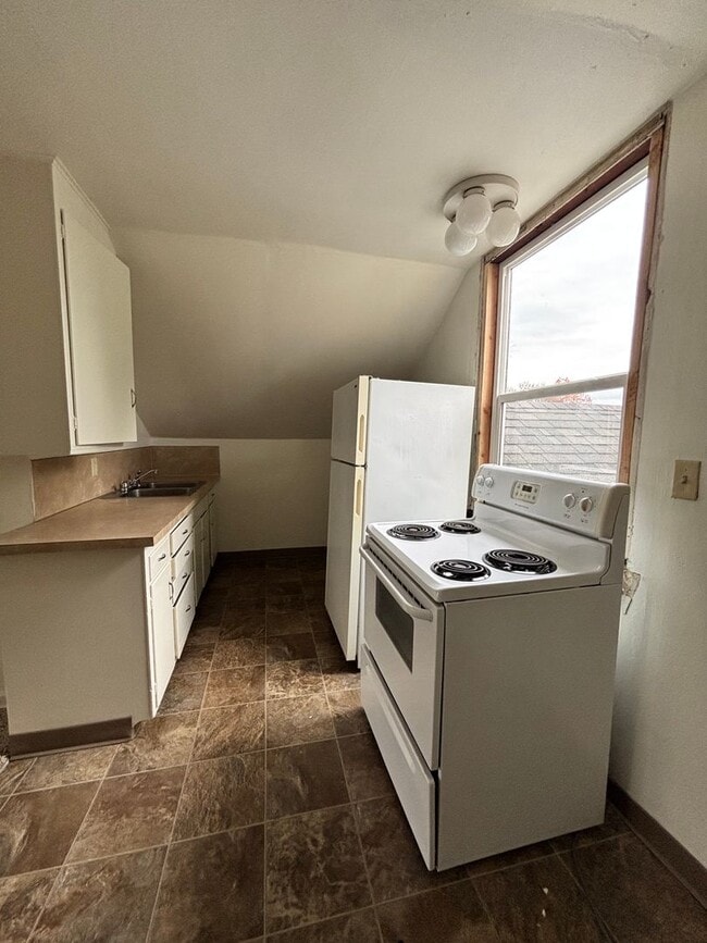 Building Photo - rlansing