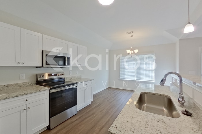 Building Photo - 251 Magnolia Dr