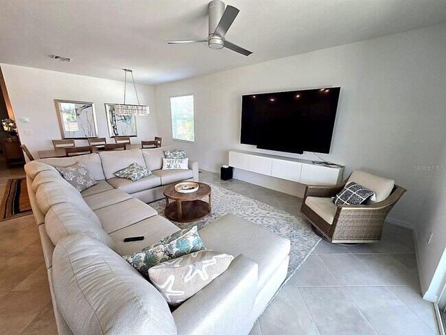 Building Photo - 11399 Pinot Dr
