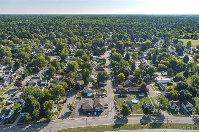 Building Photo - 273 Division St