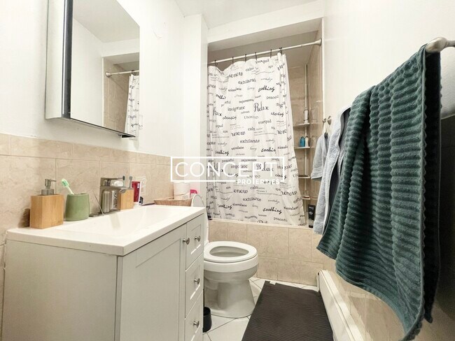 Building Photo - 8 Bickford Ave