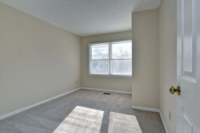 Building Photo - Spacious single family home in Westview Lakes.